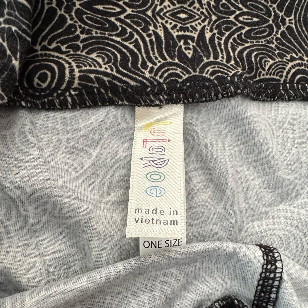 LuLaRoe Doodle Print Leggings in Black Tan One Size 2-10 - Picture 10 of 16